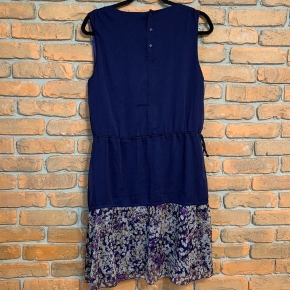 GAP Floral Print Sleeveless V-Neck Knee-Length Dress Navy Blue - Size 10 - Picture 2 of 5